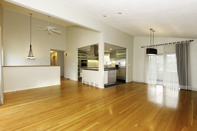 Foto del edificio - 229 Old Farm Rd