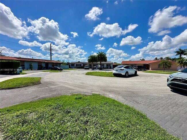 Building Photo - 9481 SW 10th St