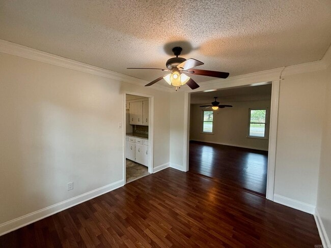 Building Photo - 1603 Woodland Dr