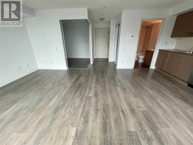 Building Photo - 525 Wilson Ave