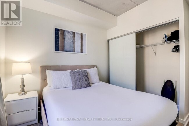 Photo du bâtiment - 20 Minowan Miikan Ln