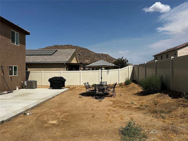 Foto del edificio - 28388 Memory Ln