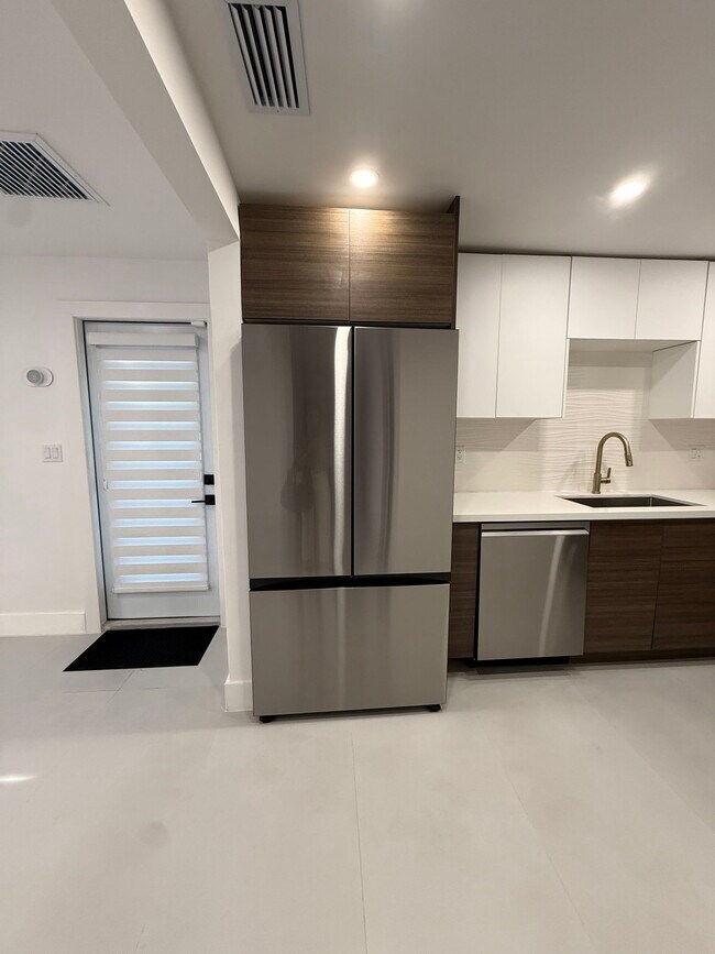 Foto del edificio - 4430 NW 1st Ave
