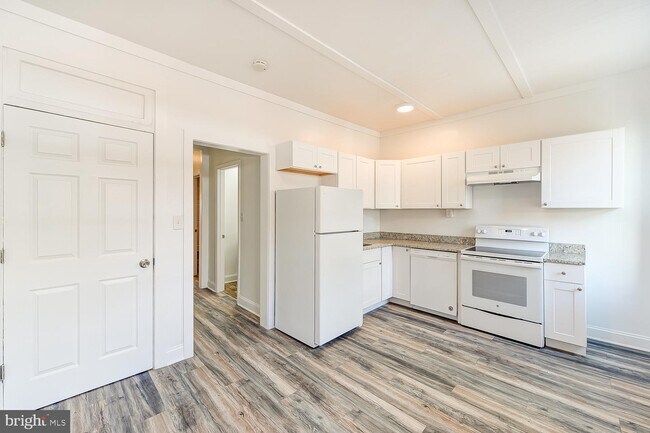 Building Photo - 2408 18th St NW