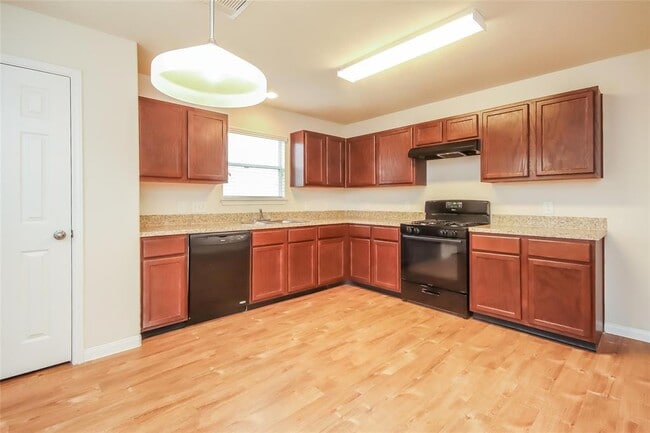Foto del edificio - 12638 Needles Nest Rd