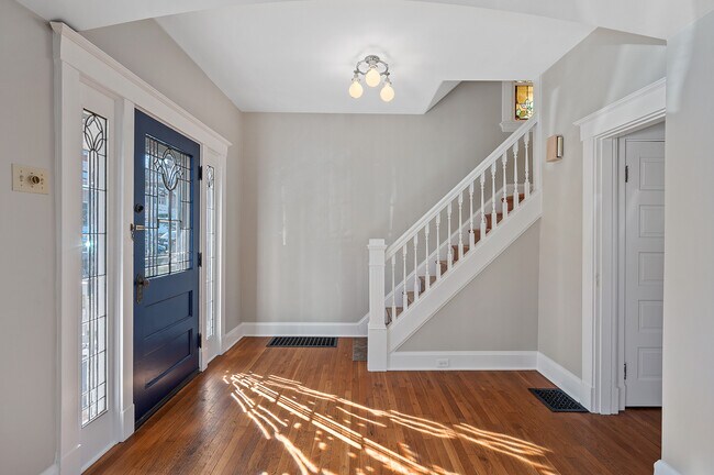 Building Photo - 2750 Willard Ave