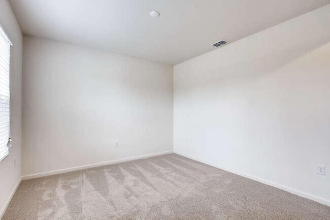Foto del edificio - 6455 NW Castlebrook Ave