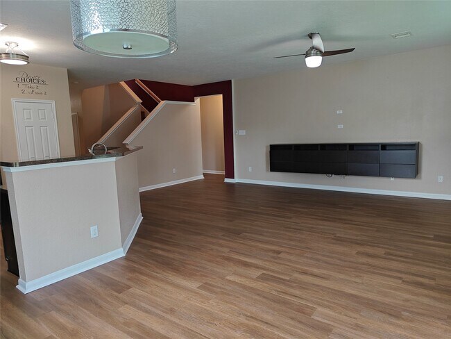 Foto del edificio - 7915 Moss Springs Ct