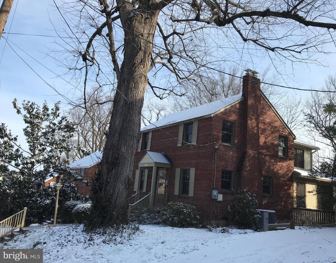 1027 N Manchester St, Arlington, VA 22205 House Rental in Arlington, VA