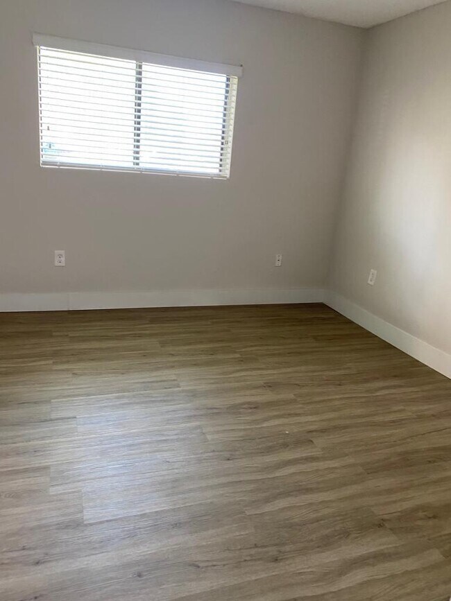 Foto del edificio - 450 Palm Cir W