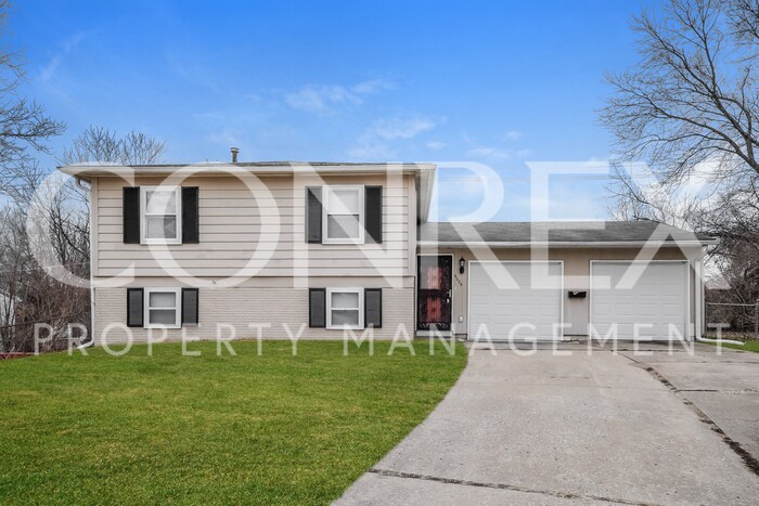 Foto principal - Beautiful 3 Bedroom split entry in Raytown!
