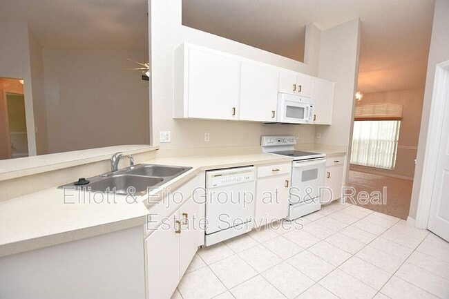 Building Photo - 6233 Napa Dr