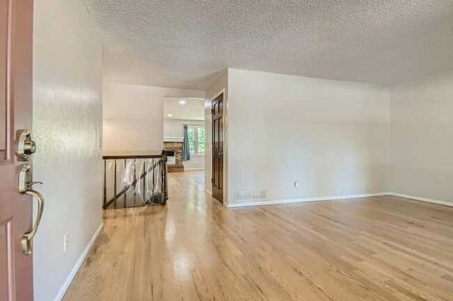 Building Photo - 13245 Monroe Way