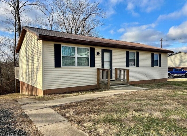 Building Photo - 85 Belavista Dr