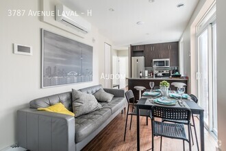 Building Photo - 3787 Av. Laval