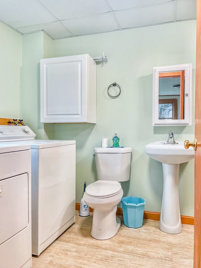 Building Photo - 1699 Main St