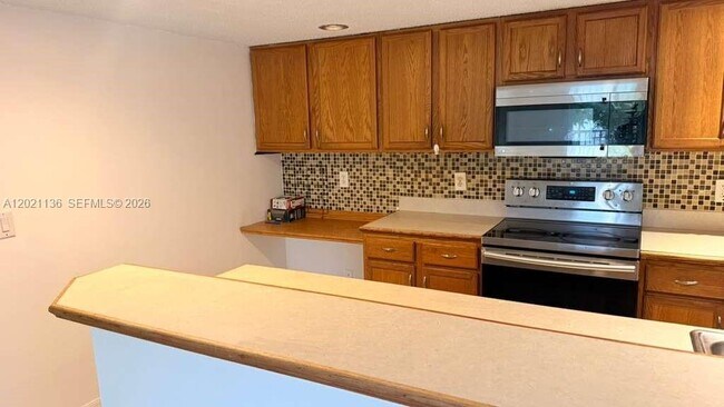 Foto del edificio - 9909 Westwood Dr