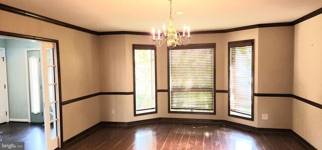 Building Photo - 14991 Shady Oak Ln