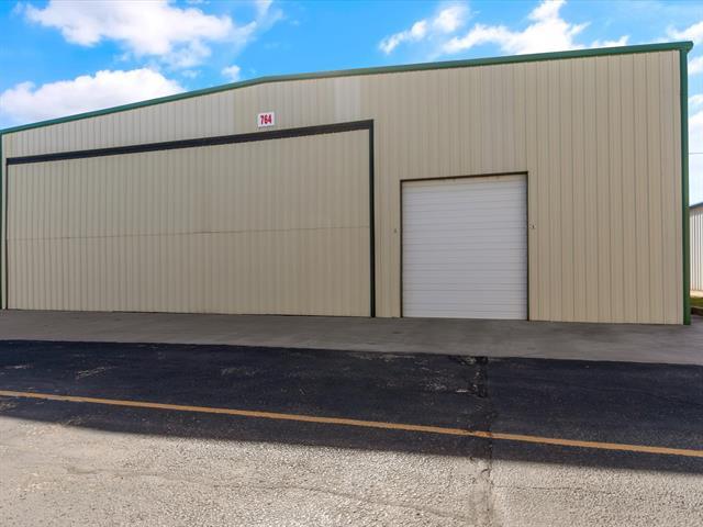 Foto del edificio - 764 Aviator Dr