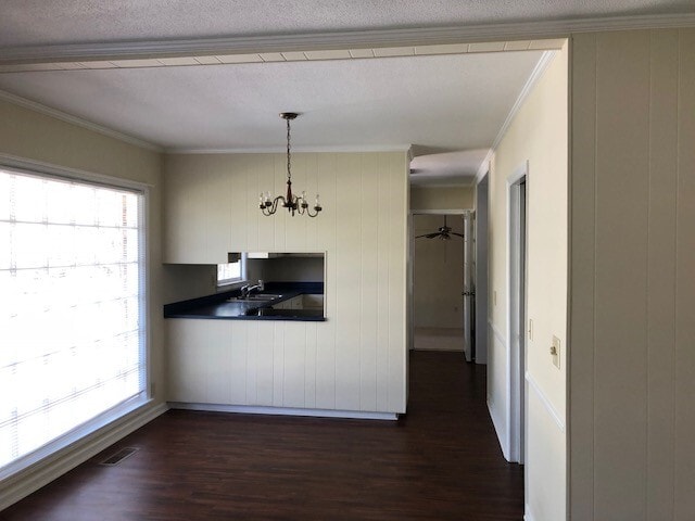 Building Photo - 1002 Selkirk Dr