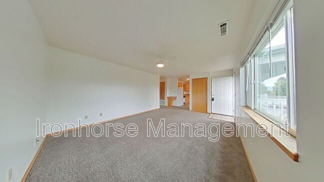 Foto del edificio - 9 Michael Grove Ave
