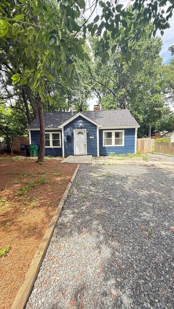 Building Photo - Charming 3BR House in Charlotte