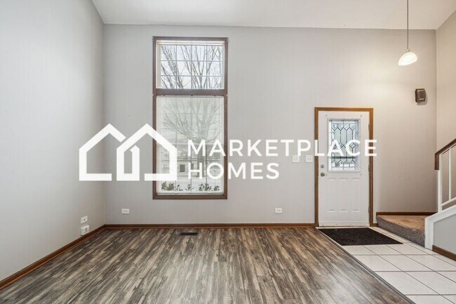 Building Photo - 1295 Woodlake Dr