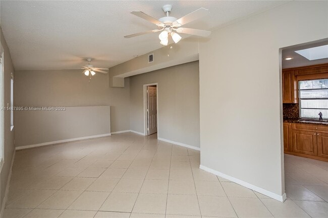 Building Photo - 3740 SW 44th Ave