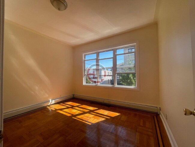Foto del edificio - 2821 Roebling Ave