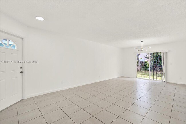 Foto del edificio - 941 SW 7th Ct