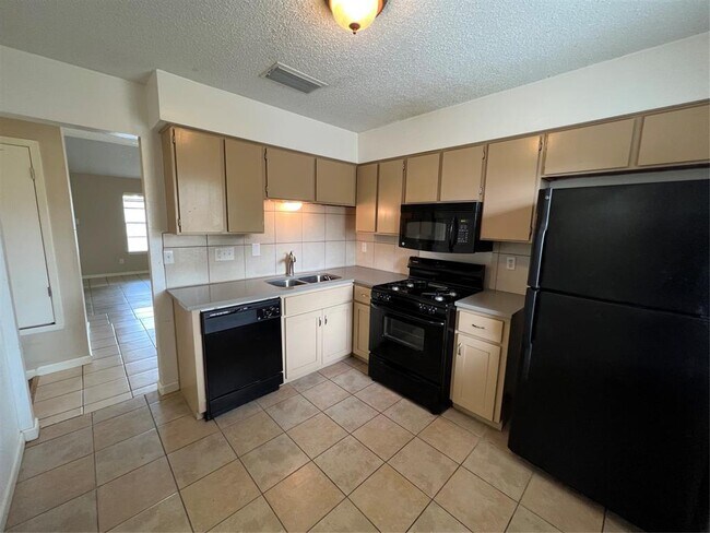 Building Photo - 1708 W Braker Ln