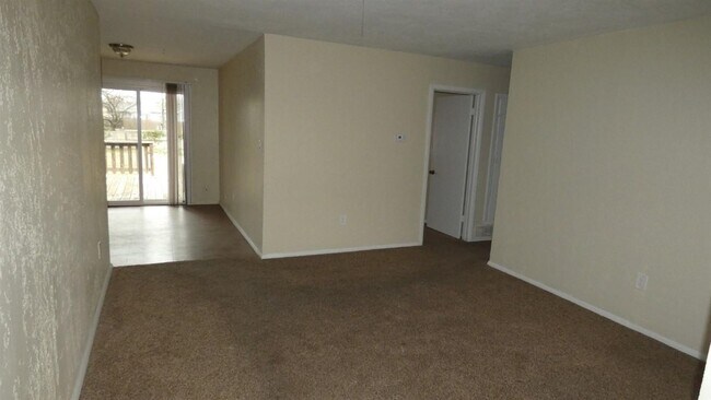 Building Photo - 605 SW 45th St