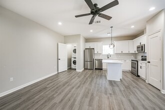 Building Photo - 4405 Mallow St