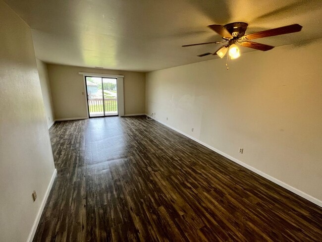 Building Photo - 2 Bedroom | 2 Bath | Apartment