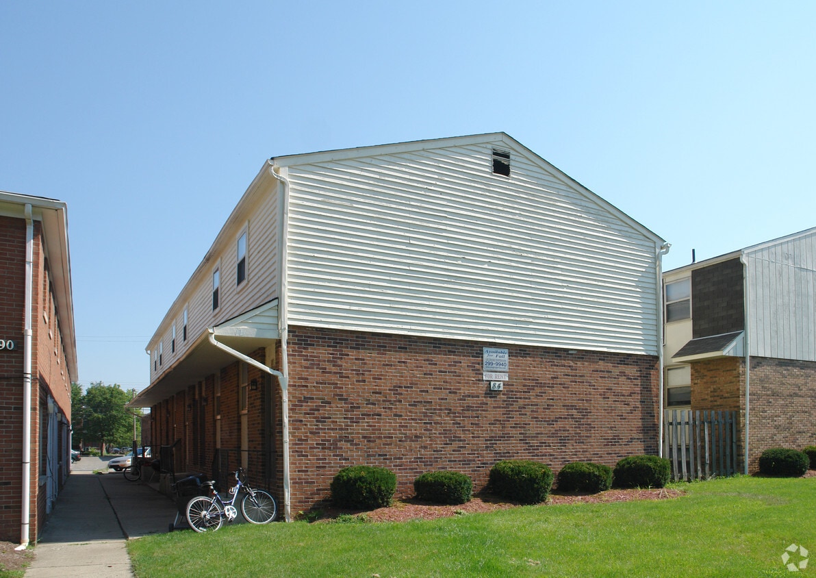 Building Photo - 84 W 9th Ave