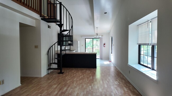 Building Photo - 4502 Yorktown Pl