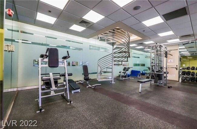 Building Photo - 2-Bedroom Corner Condo with Balcony & Amenities