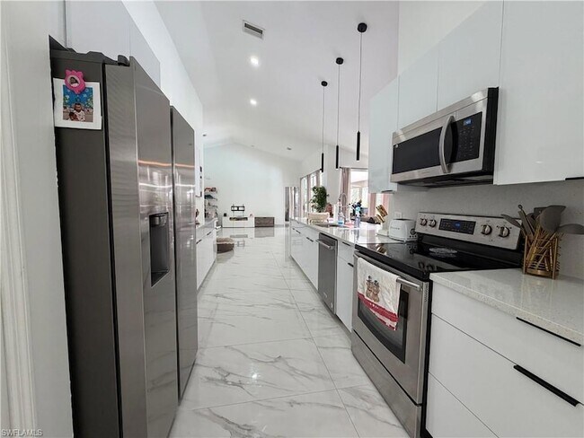 Building Photo - 7786 Scarlet Ct