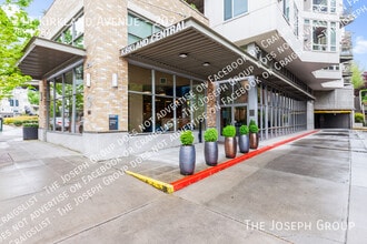 Building Photo - 211 Kirkland Ave