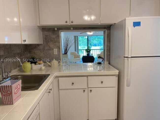 Building Photo - 7831 N Colony Cir