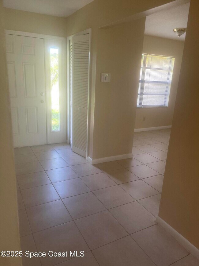 Foto del edificio - 1534 Amador Ave NW