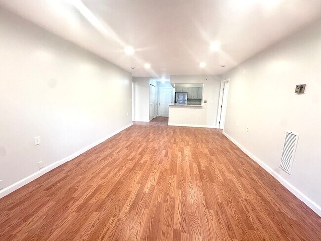 Foto del edificio - 4975 Washington St