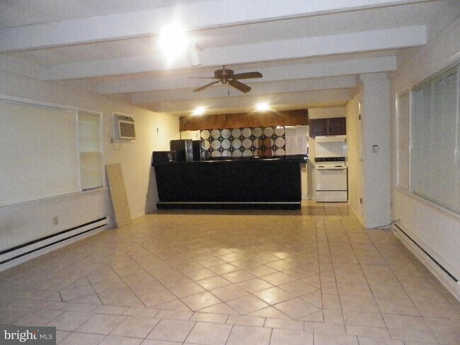 Foto del edificio - 21250 Colton Point Rd