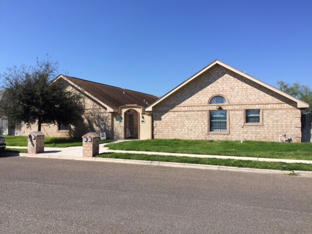 Building Photo - 1811 Aruba Dr