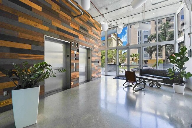 Foto del edificio - 444 NE 30th St