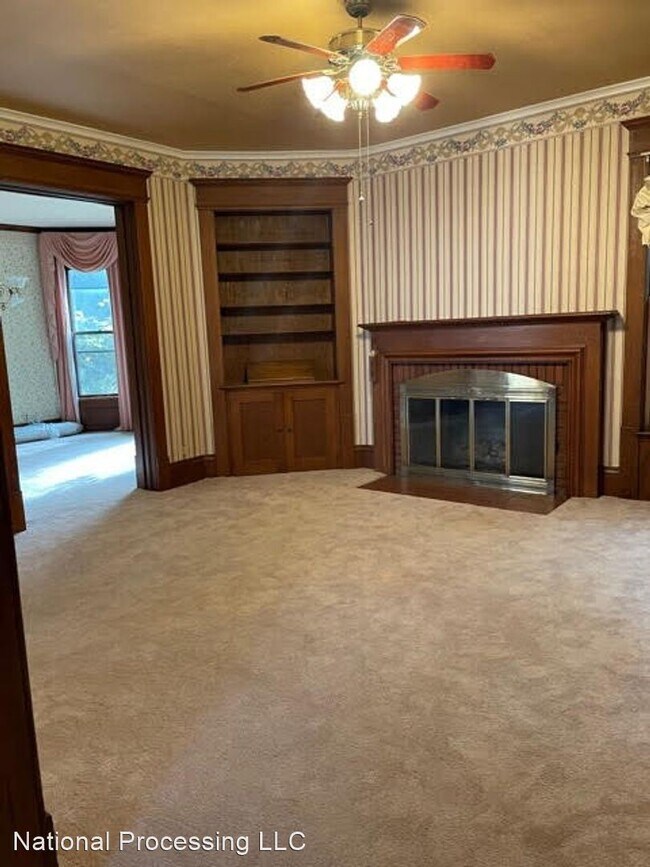 Building Photo - 5 br, 2.5 bath House - 847 Center Street