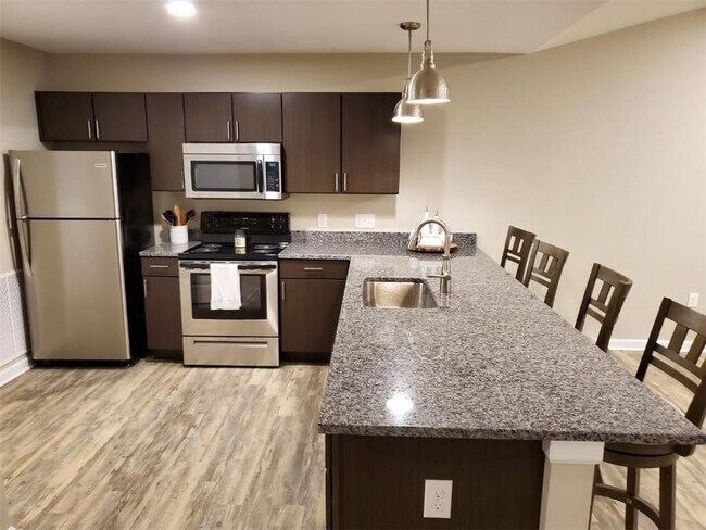 Foto del edificio - 170 Heartwood Ln