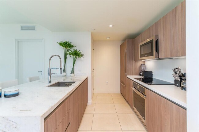 Foto del edificio - 401 N Birch Rd