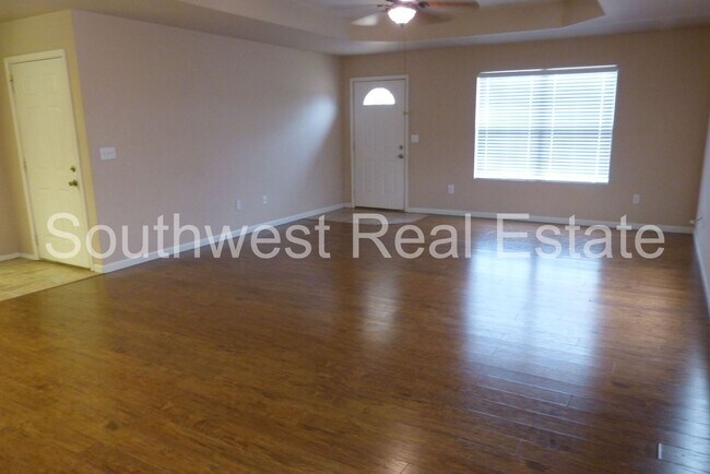 Foto del edificio - 2 bedroom 2 bath home.
