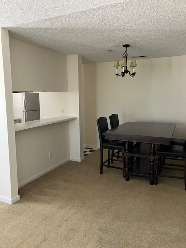Foto del edificio - 715 Clearwater Ct